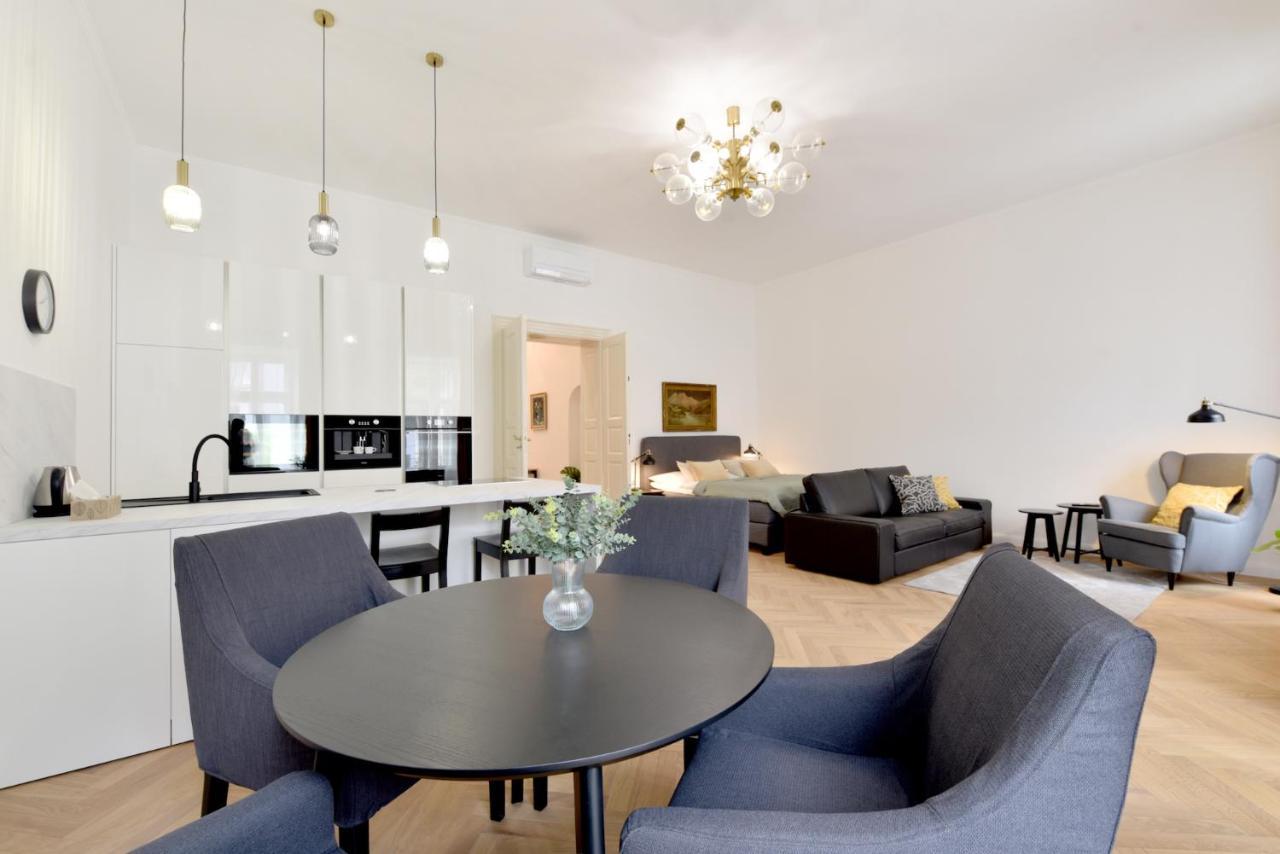 Apartman S Balkonom Trencin Luaran gambar