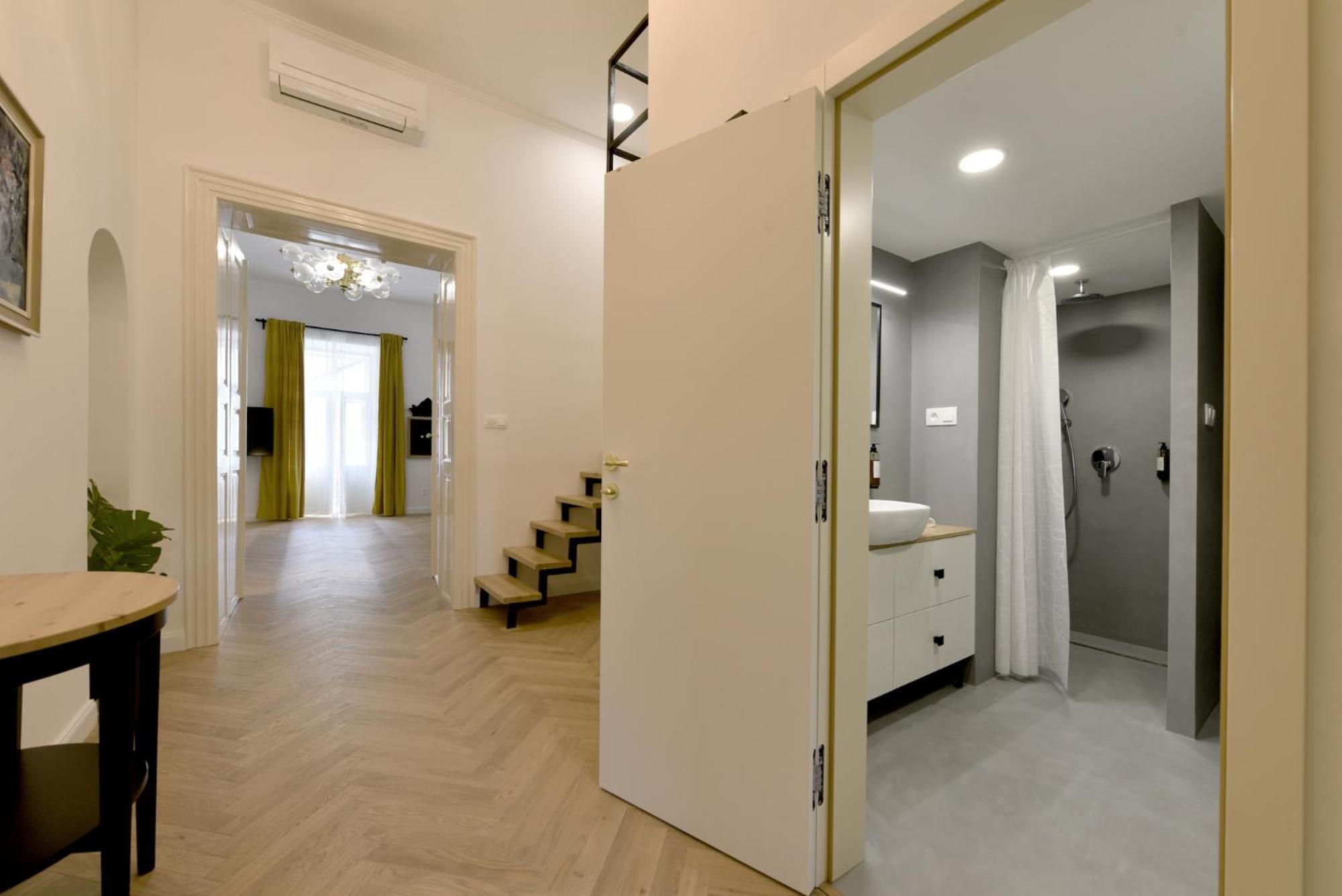 Apartman S Balkonom Trencin Luaran gambar
