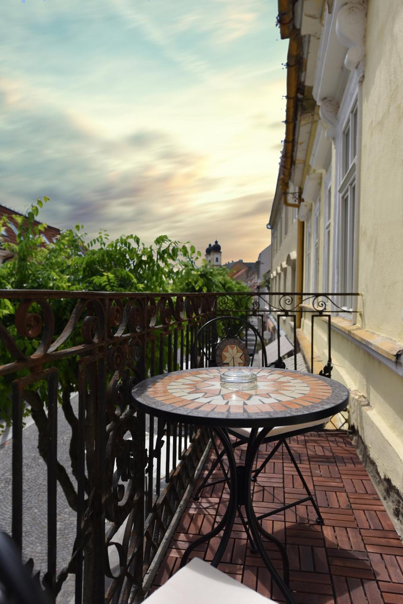 Apartman S Balkonom Trencin Luaran gambar
